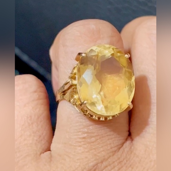 ๐๐sold๐๐Oval Shape Citrine Solitaire Ring - Picture 7 of 9
